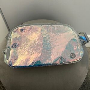 Everywhere Belt Bag 1L Iridescent